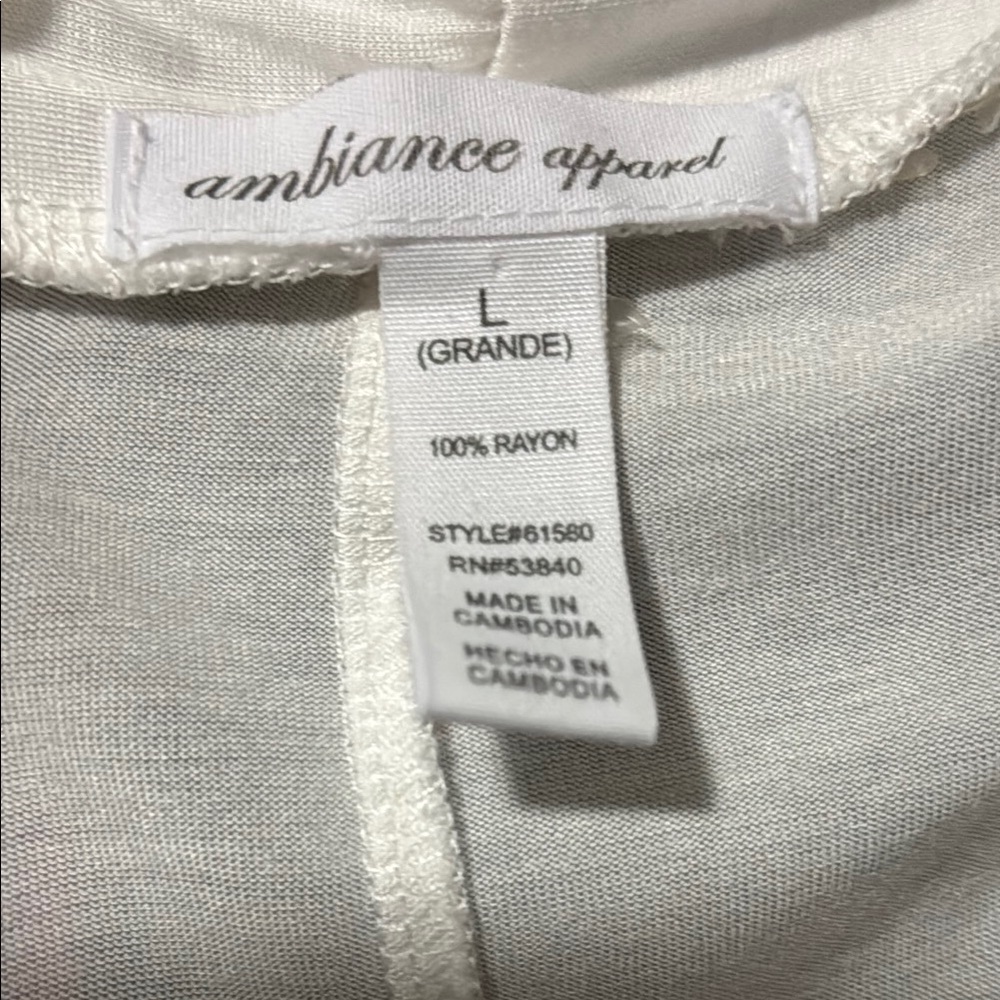 Women's Off White Flyaway Top Size - Picture 2 of 5